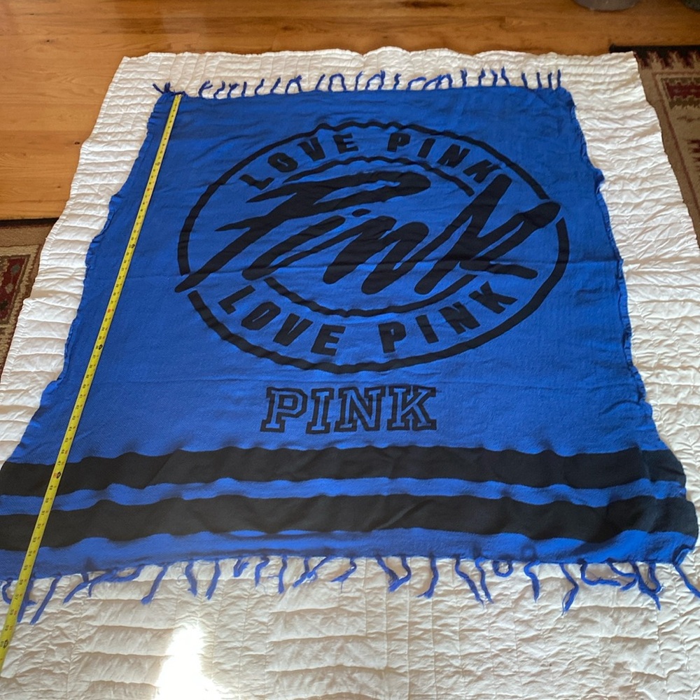 Lite VS PINK BLANKET SIZE LENGTH 56 in
Width 47 in